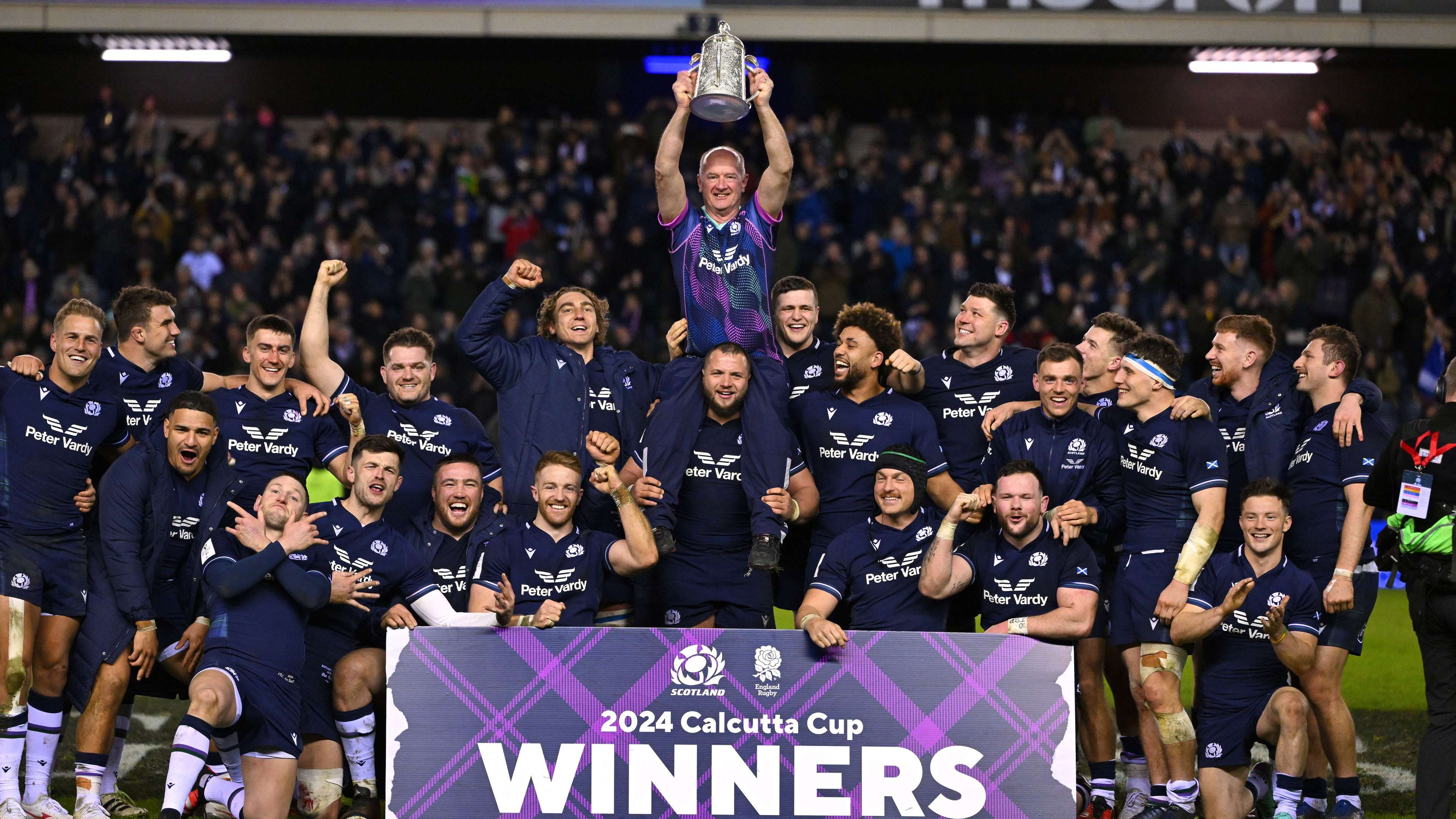 英超：阿森納5-0伯恩利，薩卡雙響，槍手近2輪轟11球豪取5連勝！.