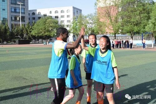 五超联赛“校园行”走进呼市蒙古族学校 欢声笑语中传递足球梦想